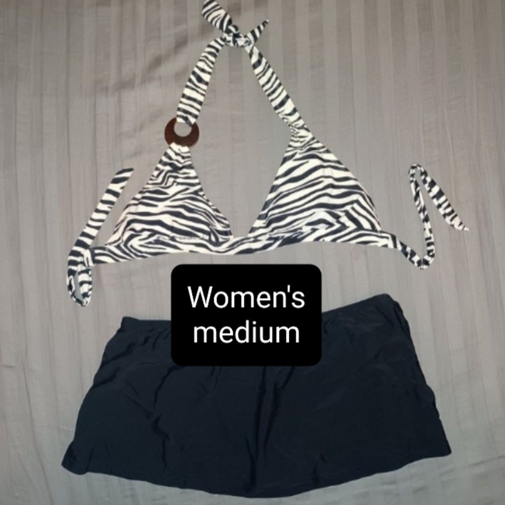 Women's 2 Piece Swimsuit size Medium